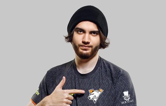 XLG战队选手在多伦多大师赛的精彩表现与评分分析