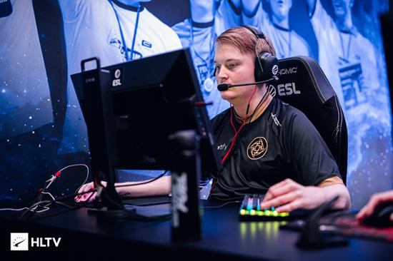 2025年无畏契约夜市最佳枪皮推荐